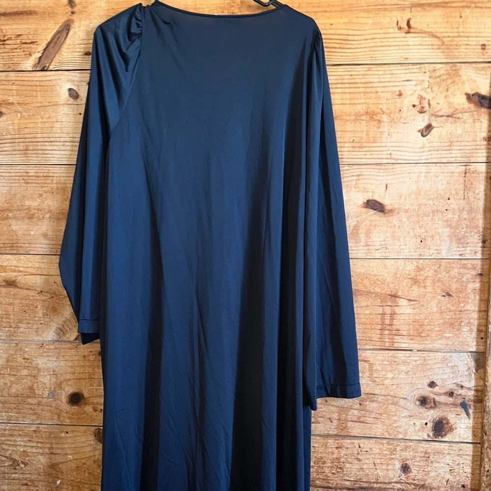 Shadowline Petals Collection Robe - Picture 3 of 7